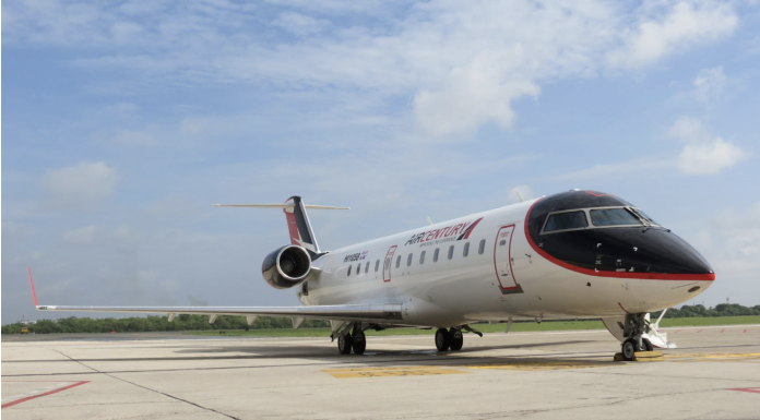 Air Century retomará viajes hacia Pedernales para impulsar desarrollo turístico de la Región