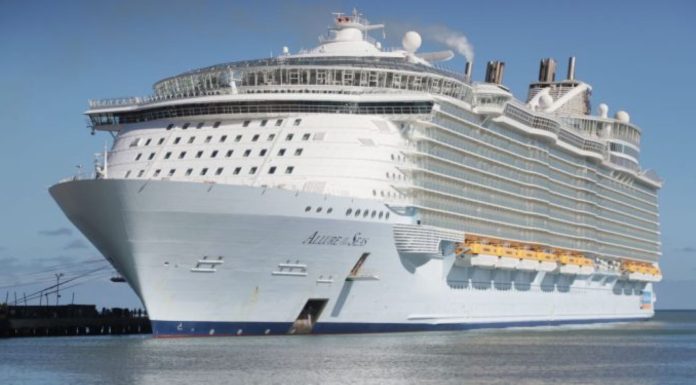 Taíno Bay recibe a Allure of the Seas, uno de los barcos más grande del mundo