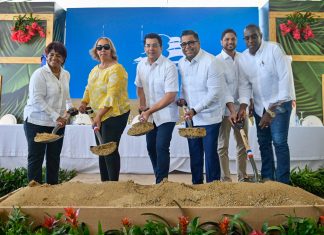 Turismo inicia mejoramiento de las infraestructuras en Playa Palenque, San Cristóbal
