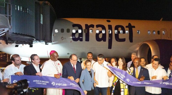 Arajet y Embajada RD en Jamaica inauguran ruta histórica