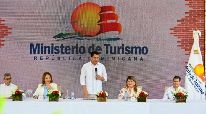 Ministro Collado deja iniciado un amplio programa de reconstrucción de calles en Ciudad Colonial con una inversión de más de 109 millones de pesos