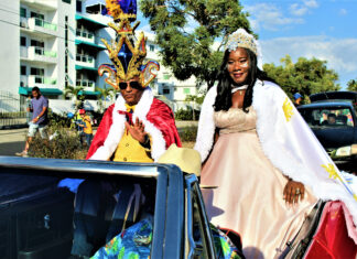 Carnaval de Santo Domingo Este: masivo, alegre y sin violencia