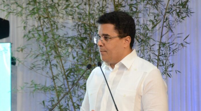 Collado: “Colocaremos a Santiago en el mapa del turismo mundial”