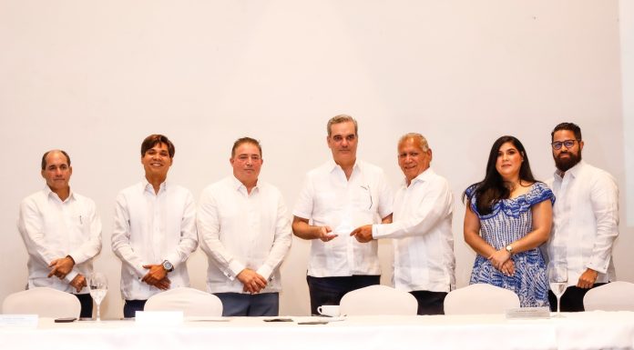 Reconocen al presidente Abinader por su apoyo al desarrollo del sector aeronáutico