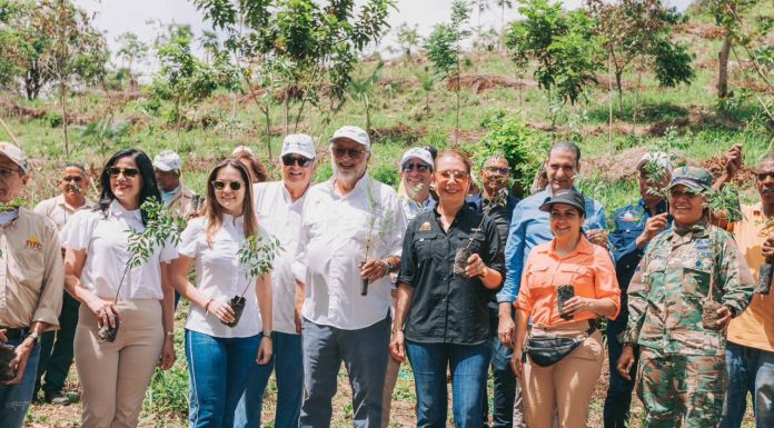 Sur Futuro y Consorcio Energético Punta Cana-Macao reforestan en área protegida privada de Azua