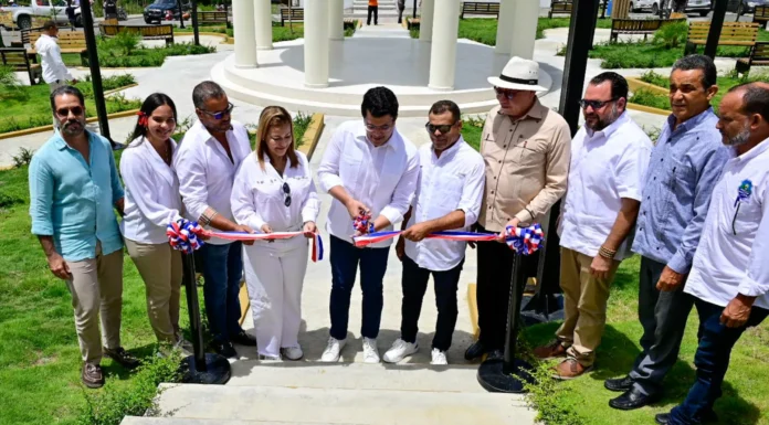 Ministro de Turismo inaugura construcción Parque Central en el Pinar de San José de Ocoa