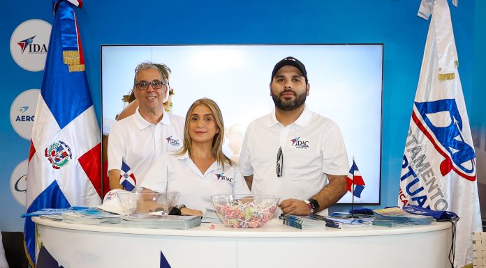 IDAC promueve a RD en feria de Oshkosh, Wisconsin, como el próximo gran destino de la aviación privada en América Latina