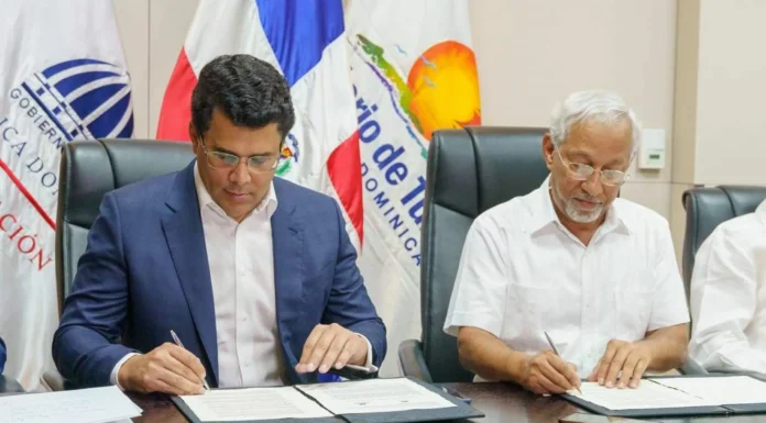 Ministros de Turismo y Educación firman acuerdo para llevar el turismo a las escuelas