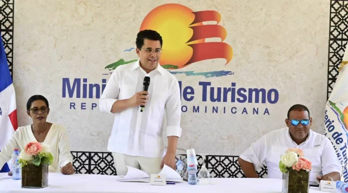 Ministro Collado deja iniciados trabajos en calles de Bayahíbe a un costo cercano a los 53 millones de pesos y anuncia inversión por otros RD $200 millones