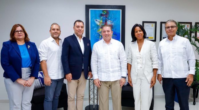 Empresarios de Turquía exponen al IDAC interés de conectar con la aviación civil de RD