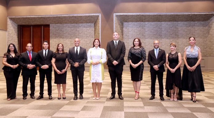 Adompretur juramenta directiva 2023-2025 encabezada por Yenny Polanco Lovera