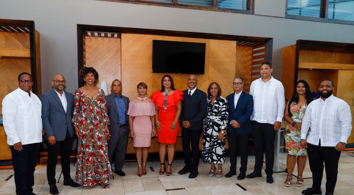 Adompretur felicita al periodista turístico en su día