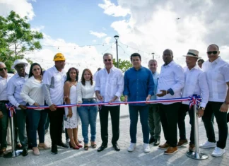 Presidente Abinader y ministro Turismo inauguran nuevo malecón en La Romana