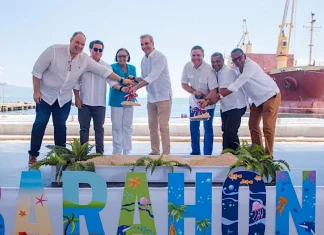 Presidente da primer palazo para la construcción del puerto de Barahona