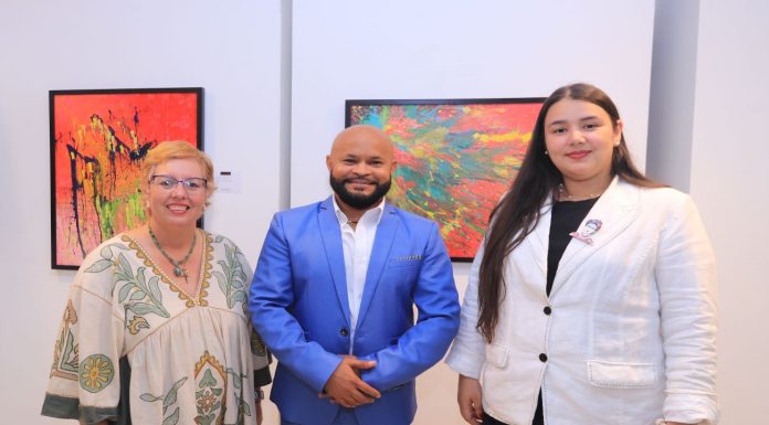 Luis Heredia exalta la belleza caribeña con su exposición artística “El Origen del Todo”