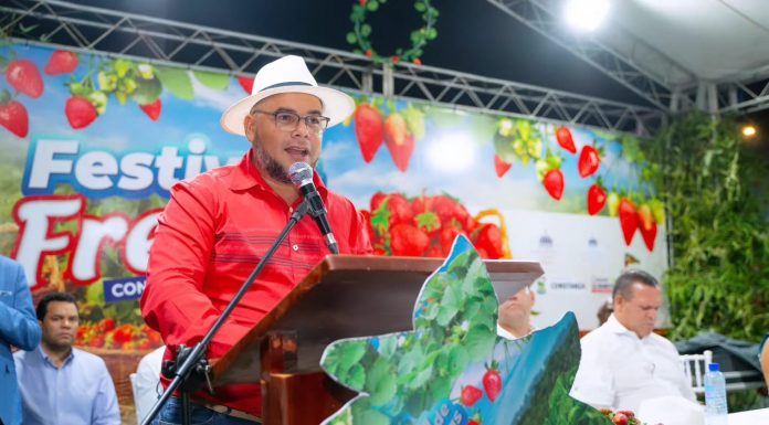 Celebran Primer Festival de Fresas en Constanza