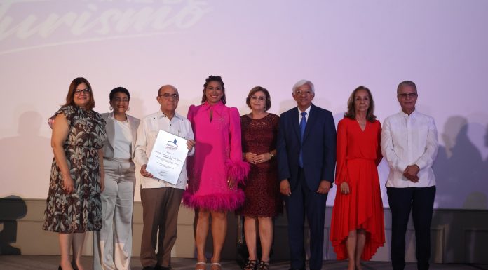 Reconocen aportes de Adompretur en la tercera edición del Premio Nacional de Turismo
