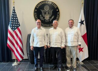 Director general IDAC trata temas de interés para sistema aeronáutico RD, con director de la Oficina Hemisférica FAA