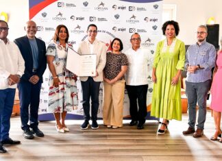 Adompretur y FIPETUR reconocen a personalidades del turismo de República Dominicana