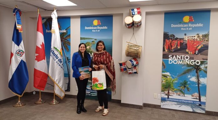 Yenny Polanco Lovera, presidenta de Adompretur visita la oficina de promoción turística de Toronto