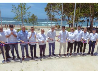 Presidente Abinader y ministro Collado inauguran malecón de Haina