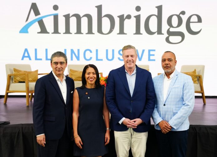 Leandro Castillo, Grisel Cordones, Craig Smith y Hilario Peralta