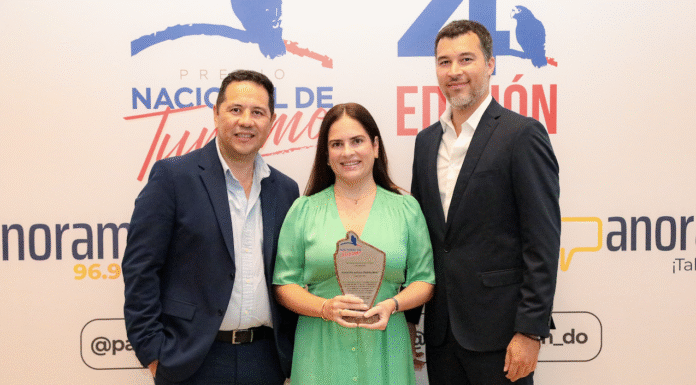 Paradisus Palma Real es galardonado con el Gran Premio al «Hotel del Año» en la cuarta edición del Premio Nacional de Turismo 2025