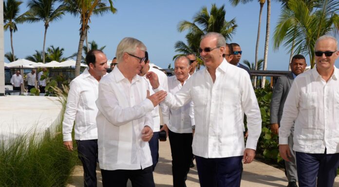 Presidente Luis Abinader encabeza inauguración de nuevos hoteles Secrets Playa Esmeralda y Dreams Playa Esmeralda