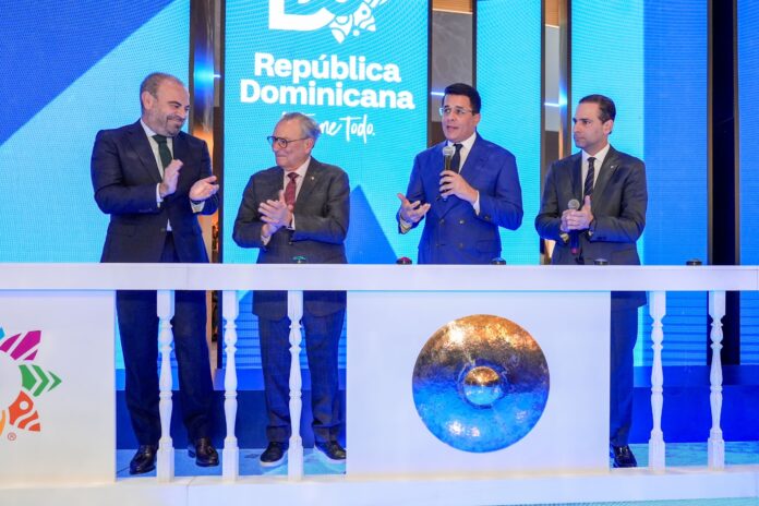 Gabriel Escarrer, Frank Rainieri, David Collado y Frank Elías Rainieri durante el anuncio en FITUR 2026