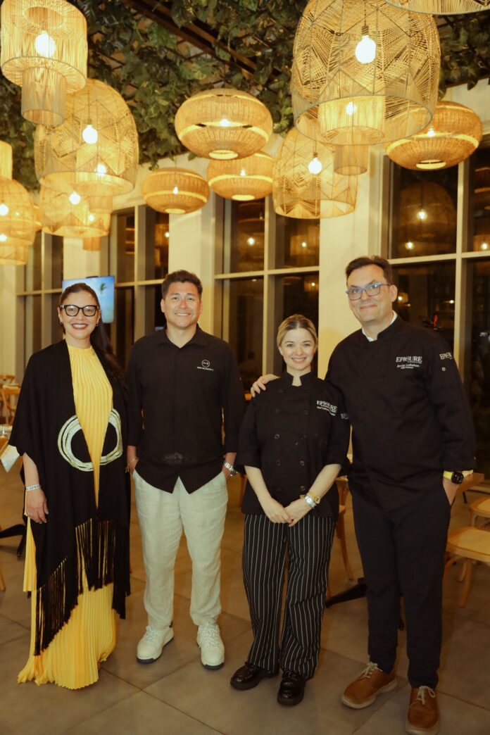 Foto Principal 1794- Neuly Céspedes Huertas, chef Omar Malpartida, chef Catherine Lemoine y Javier Lobatón