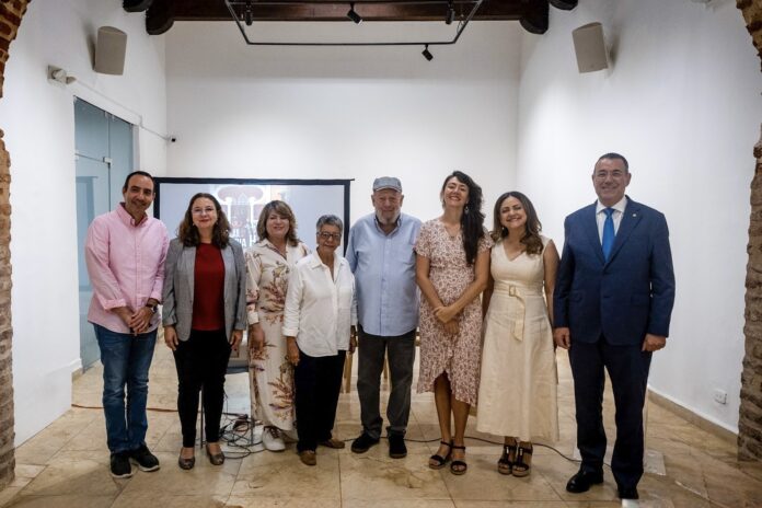 Foto Principal Emilio Torres, Miriam Arredondo, Rosalia Feris, Mayra Johnson, Freddy Ginebra, Raquel Casares, Raquel Fiallo, Juan Manuel Martin de Oliva