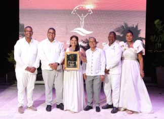 The Caribbean Gold Coast Awards reconoce a Adompretur por su valioso aporte al desarrollo turístico nacional
