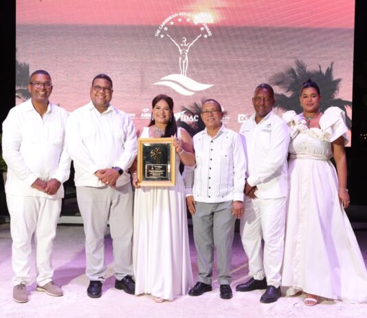 The Caribbean Gold Coast Awards reconoce a Adompretur por su valioso aporte al desarrollo turístico nacional