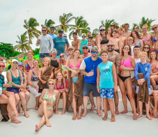 Punta Cana celebra el atardecer con Sunset Catamarán, una experiencia inolvidable en el mar Caribe